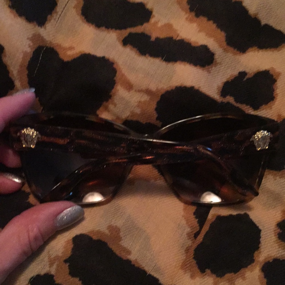 Sunglasses 🕶 - Picture 4 of 7